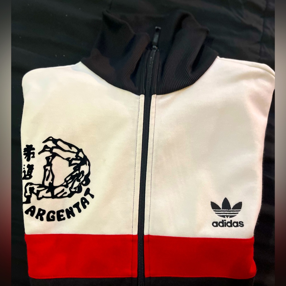 Adidas vintage 2000’s jacket.